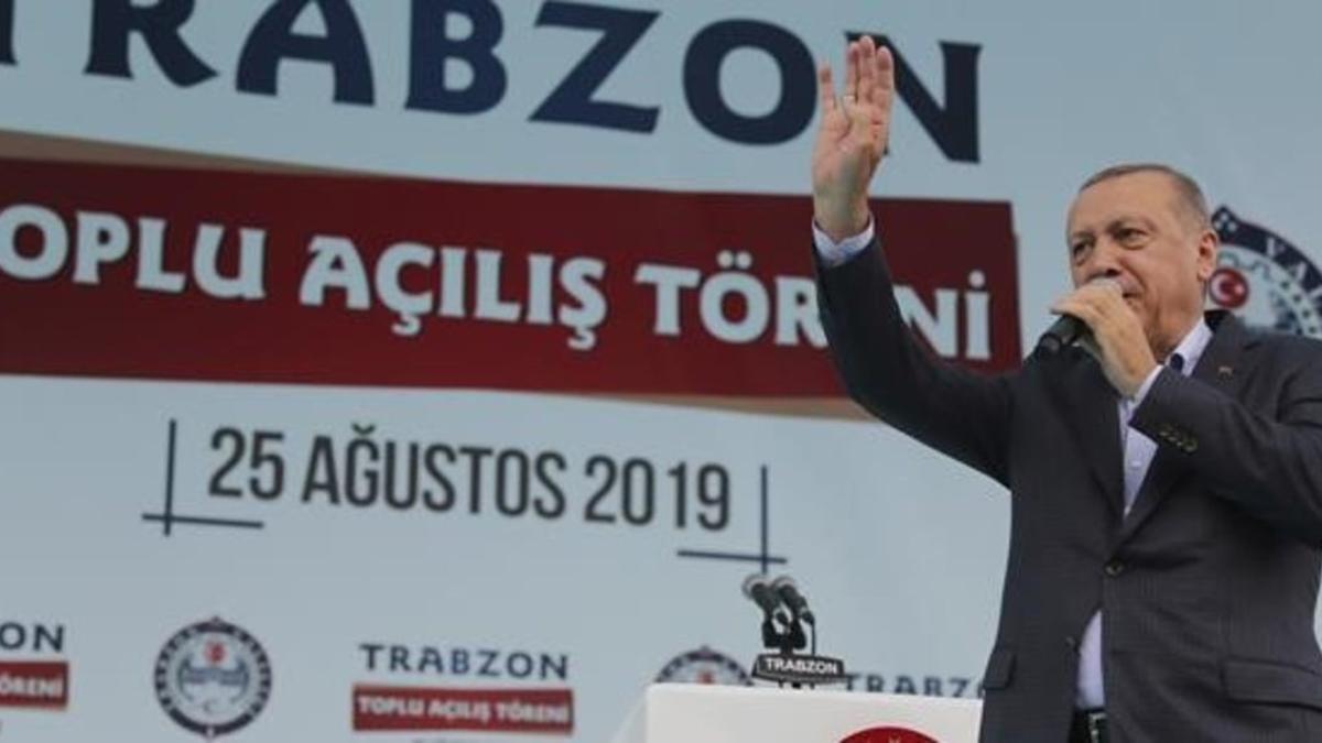 Erdogan se dirige a sus simpatizantes, el pasado domingo, en la Trabzon, junto al mar Negro.
