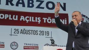 Erdogan se dirige a sus simpatizantes, el pasado domingo, en la Trabzon, junto al mar Negro. 