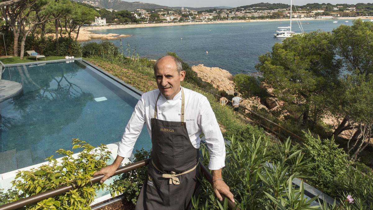 El cuiner Paco Pérez ensenya com preparar espardenyes amb tripa de bacallà i cigrons.