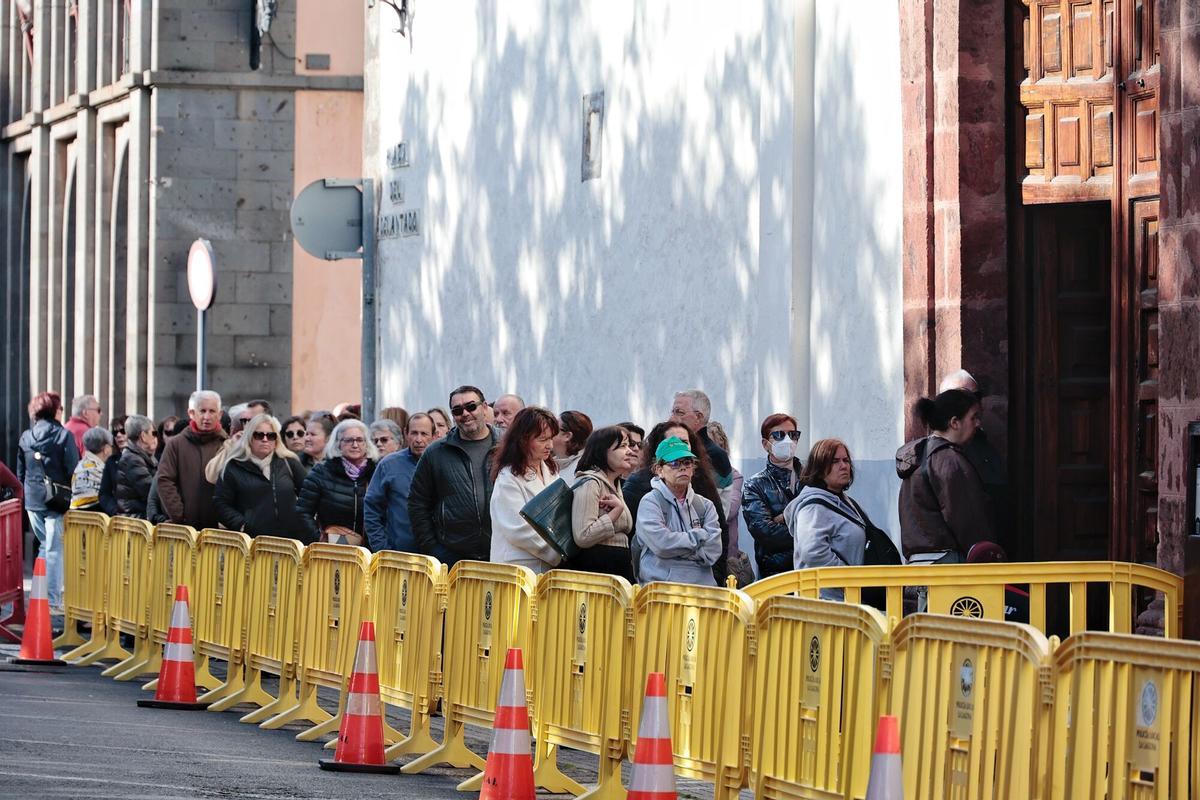Colas para ver a 'La Siervita'
