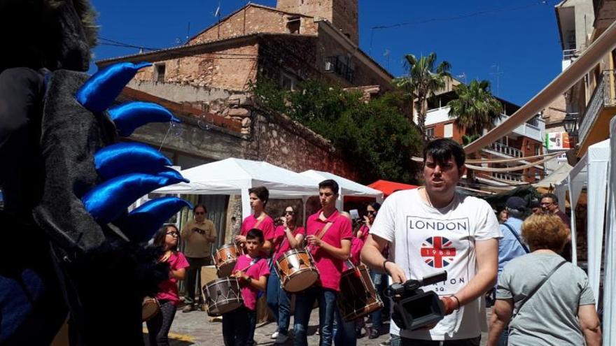 Serra dobla su población con la celebración de Fira de la Calderona y el Dia de la Cirera