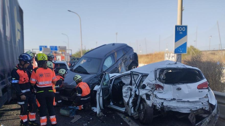 Un camión choca contra varios coches en la autopista de Inca y provoca retenciones kilométricas