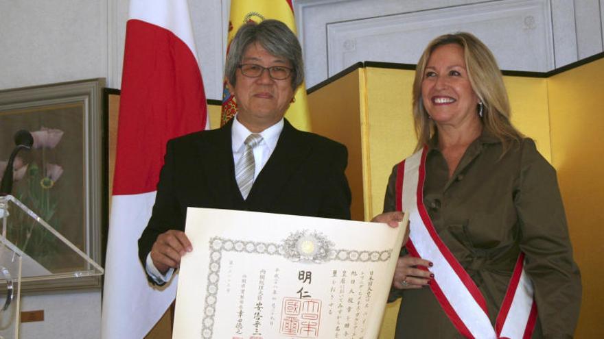 Trinidad Jiménez recibe la Orden del Sol Naciente de Japón