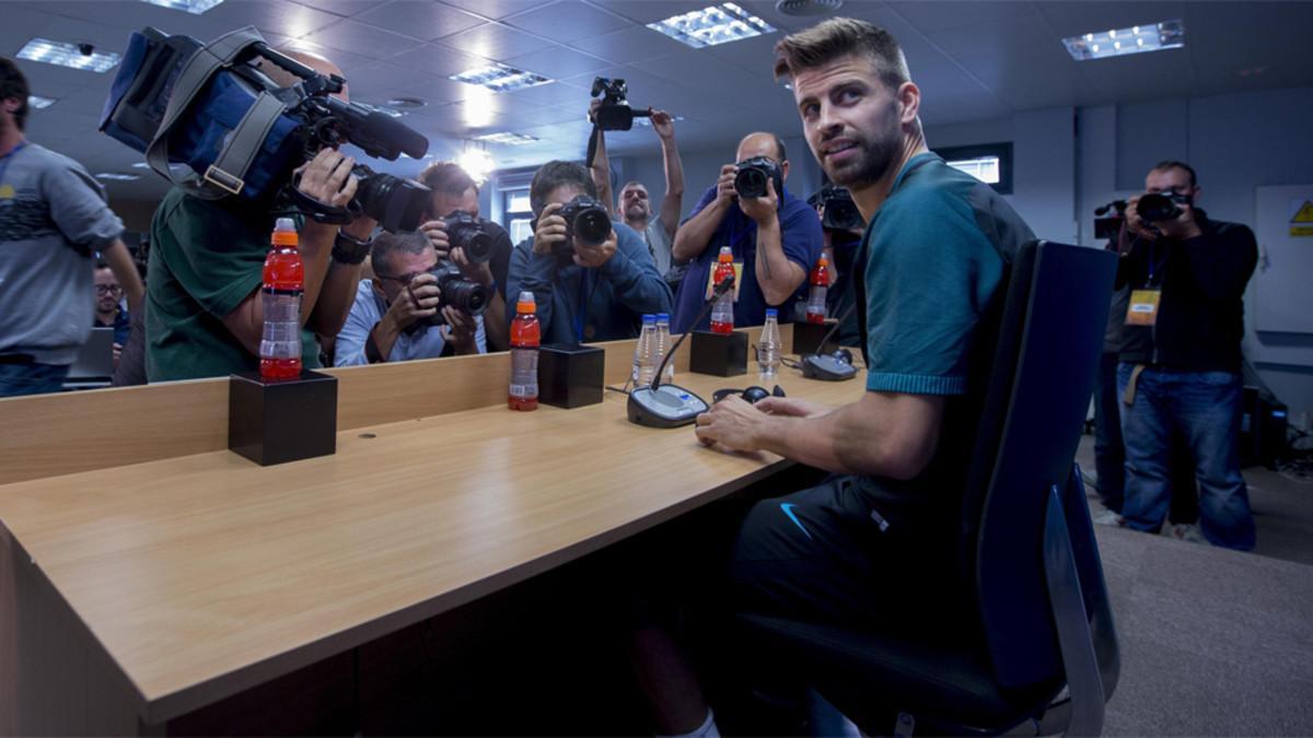 Piqué, protagonista en la previa del clásico