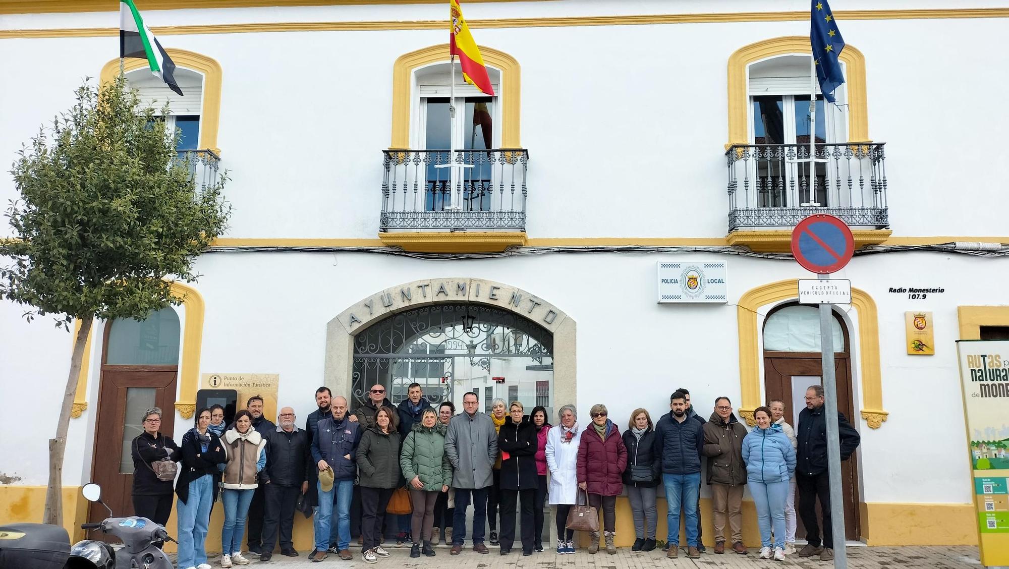 Imágenes | Minutos de silencio en Extremadura por el 11-M