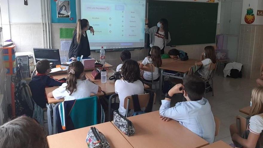 El alumnado de Magisterio del CEU de Elche crea manuales interactivos y animados para para enseñar ortografía en Educación Primaria