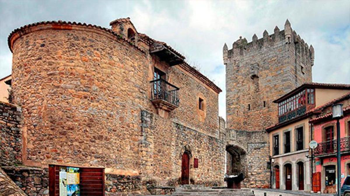 Castillo de Valdés-Sala, en la villa de Salas.