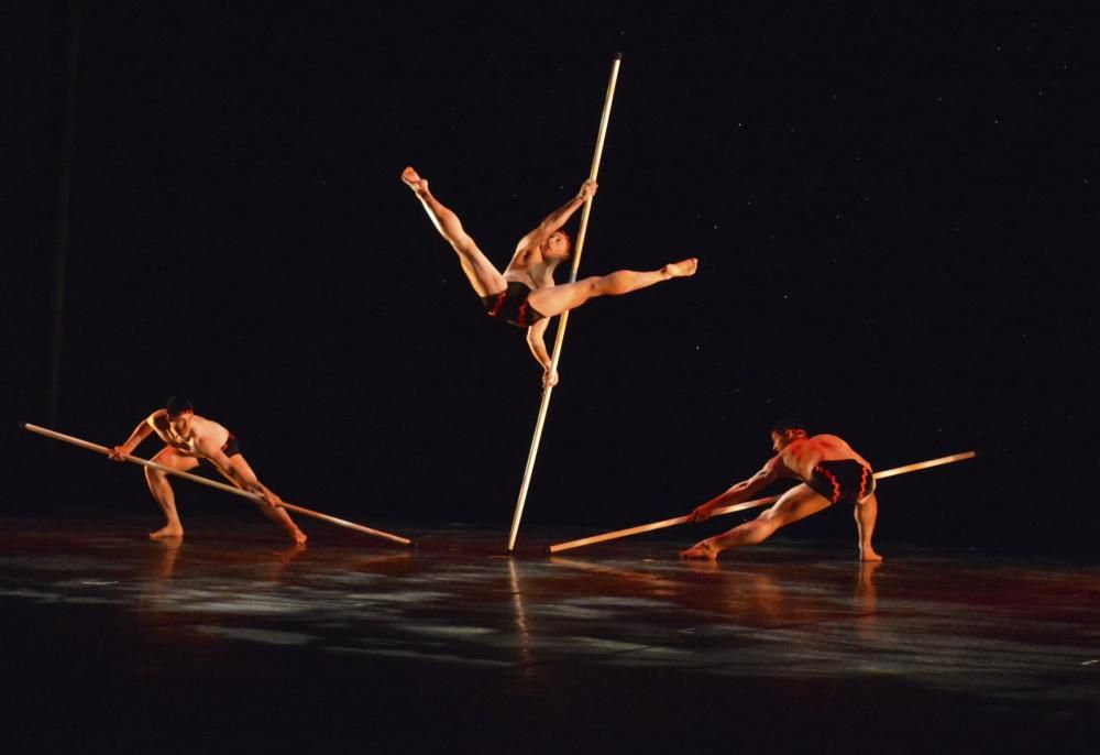 Momix en el Jovellanos