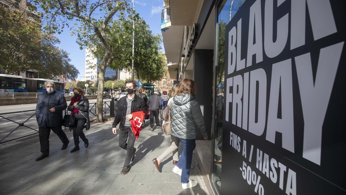 Las patronales prevén que los descuentos del Black Friday se moverán entre el 20% y el 30%.