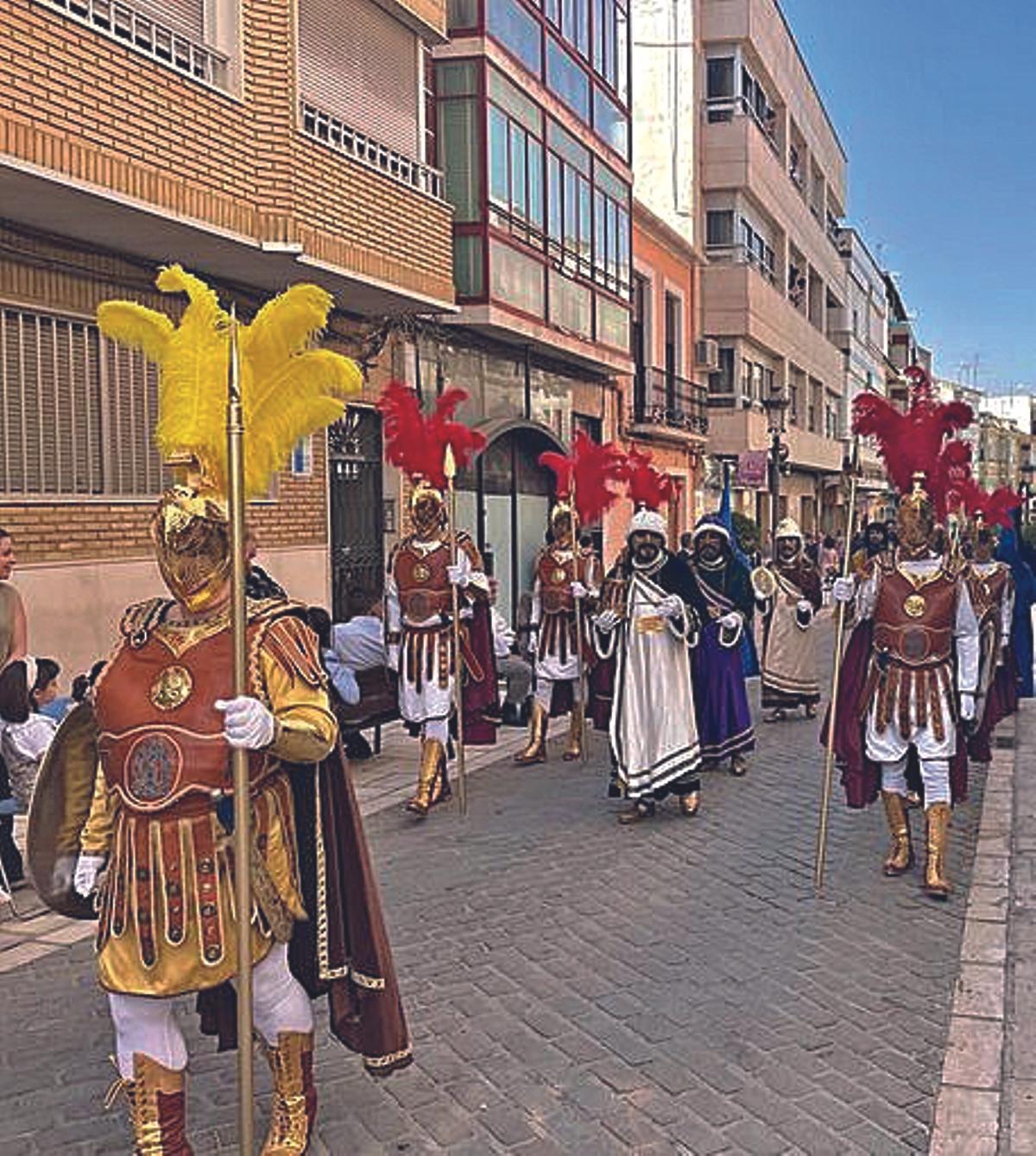 Los Testigos Falsos. La corporación acompaña al Señor el Lunes Santo.