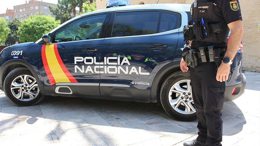 Imagen de archivo de un agente de la Policía Nacional .