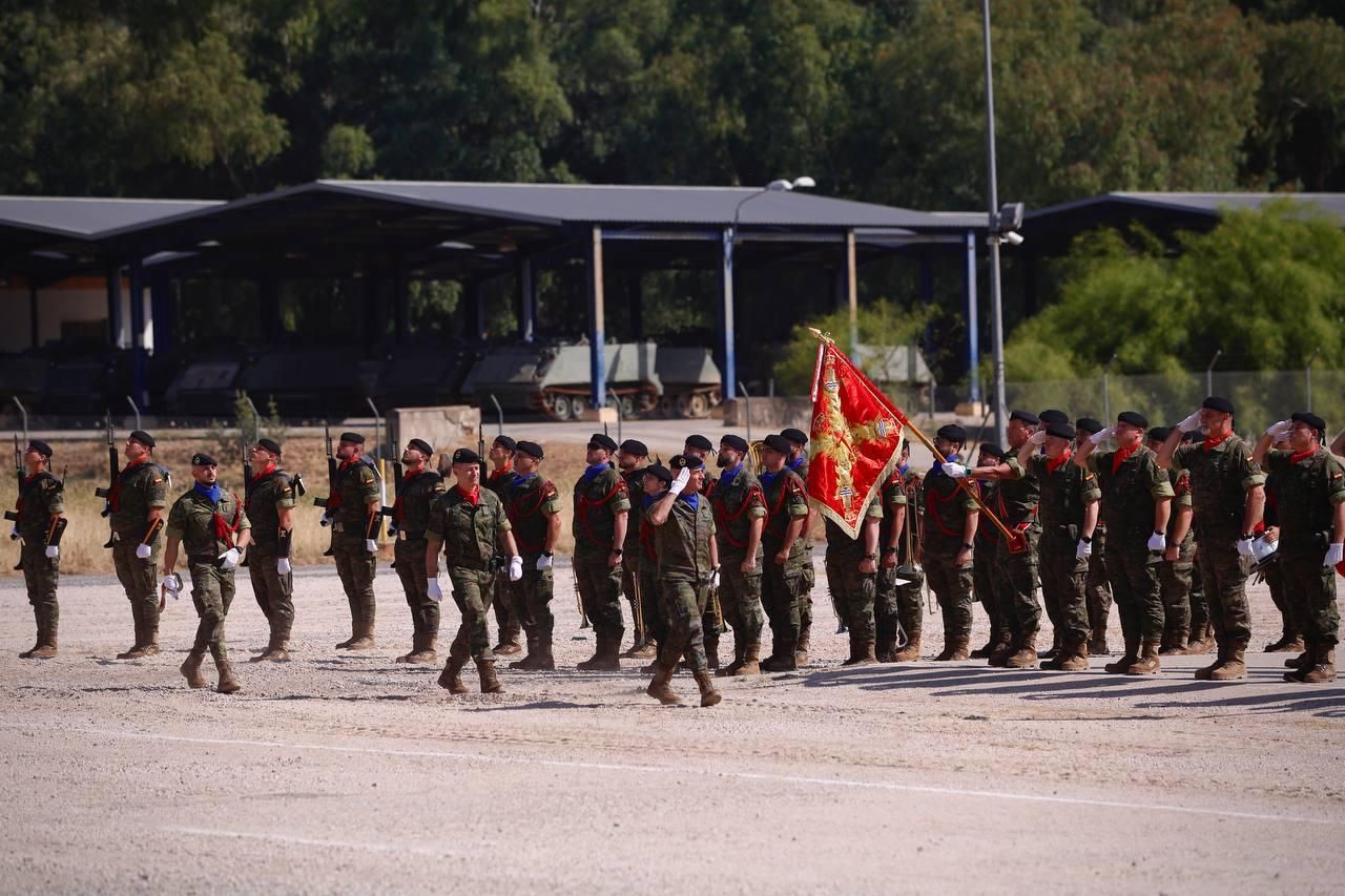 La BRI X celebra su 40º aniversario con una parada militar