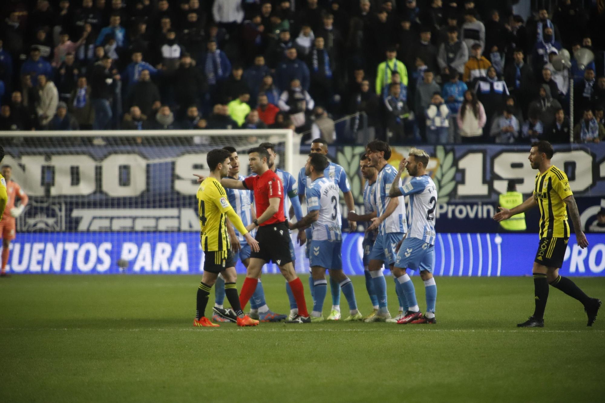 El Málaga CF - Real Oviedo, en imágenes