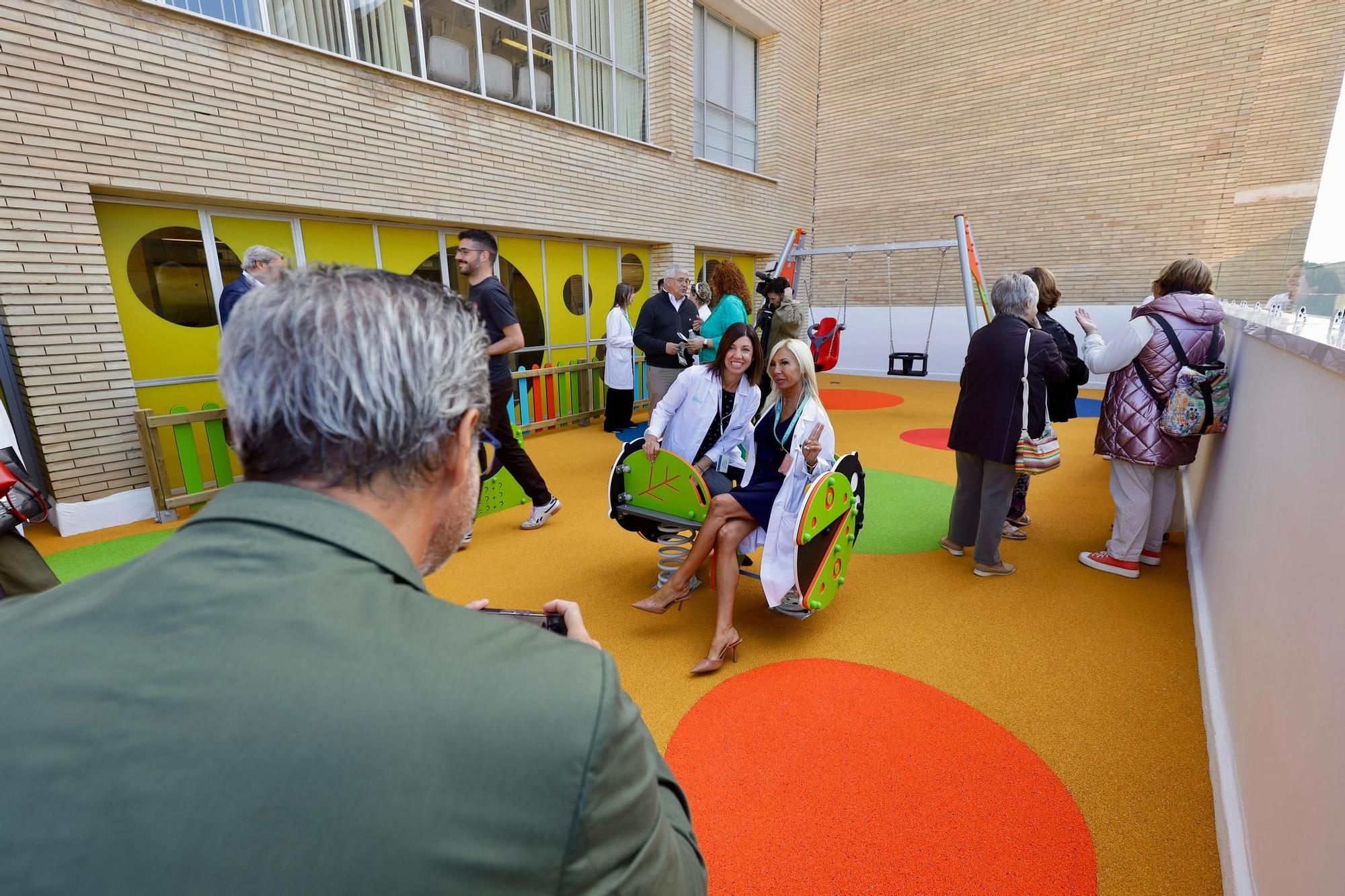 El hospital Materno-Infantil de Zaragoza estrena una nueva terraza para los más pequeños