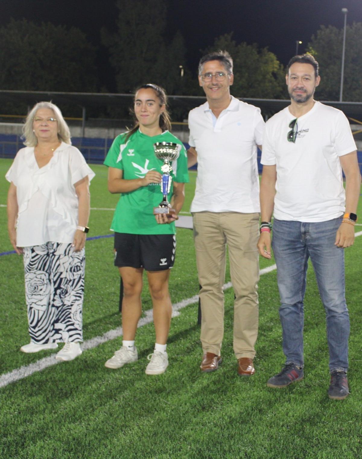 Carmen Acedo recoge el II Trofeo Cáceres, Ciudad Europea del Deporte 2026.