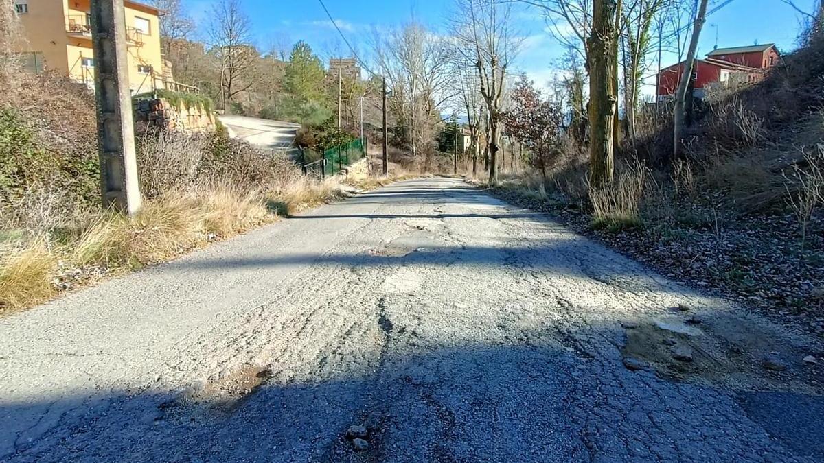 Un carrer no urbanitzat de Montví de Baix