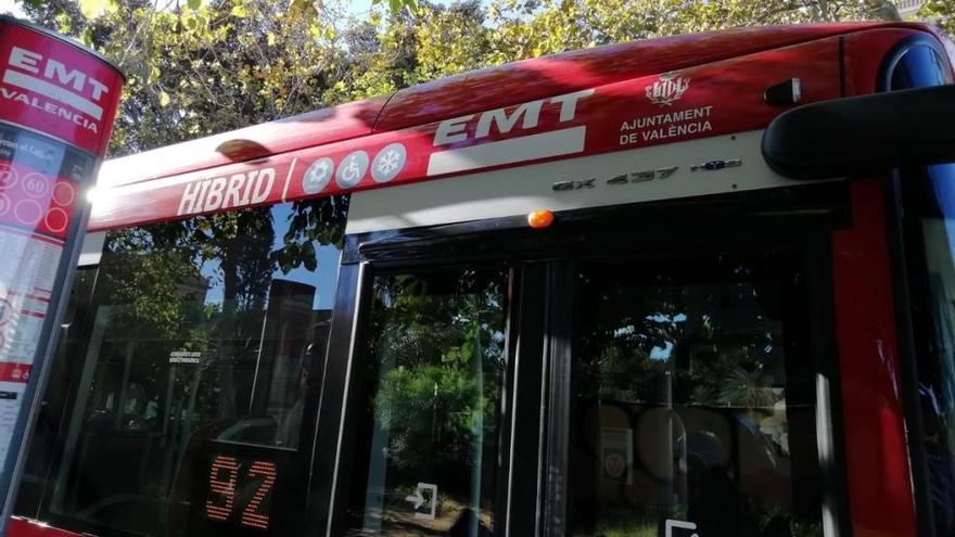 La EMT, condenada a pagar 61.000 euros a una anciana que se cayó en un autobús