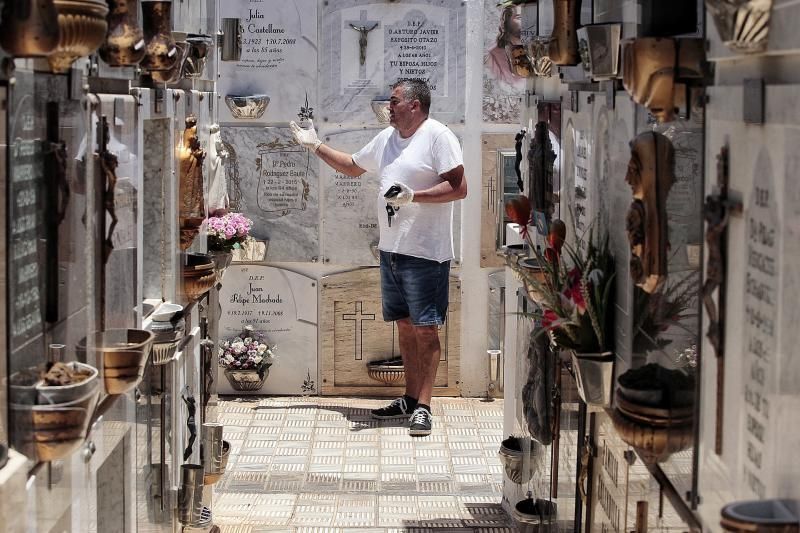 Apertura de los cementerios | 22/05/2020 Cementerio de Candelaria   | 22/05/2020 | Fotógrafo: María Pisaca Gámez