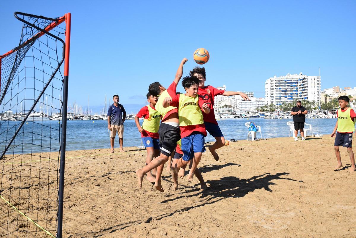 El torneo de fútbol playa por el centenario de la S.D. Portmany, en imágenes El torneo de fútbol playa por el centenario de la S.D. Portmany, en imágenes