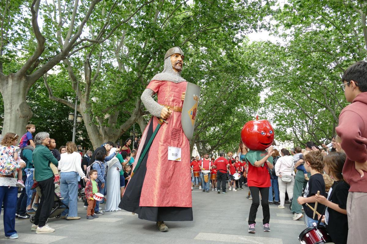 EN IMATGES | Una desena de colles geganteres es troben a Figueres per celebrar les Fires i Festes de la Santa Creu EN IMATGES | Una desena de colles geganteres es troben a Figueres per celebrar les Fires i Festes de la Santa Creu