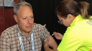 La campaña de vacunación de la gripe comenzará el día 21 y se desarrollará en dos fases