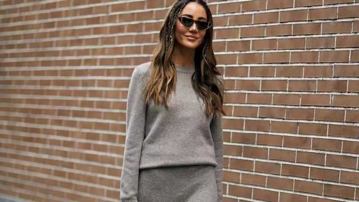 Los conjuntos de punto cómodos y ponibles que te permitirán ir calentita y estilosa están agotando existencias