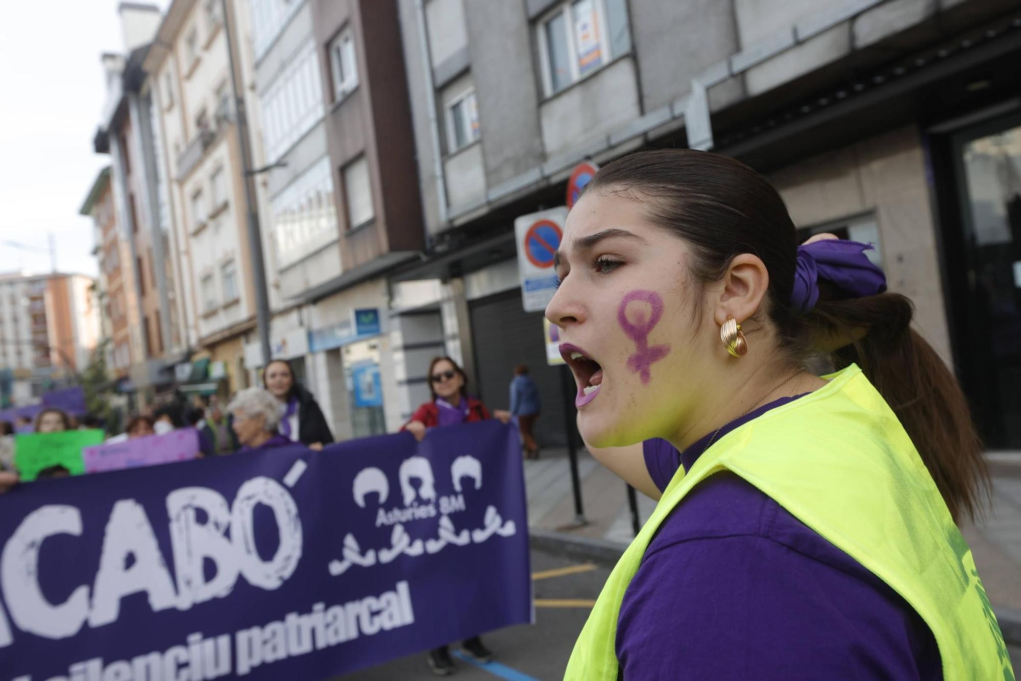 Así fue la manifestación del 25N en Pola de Siero