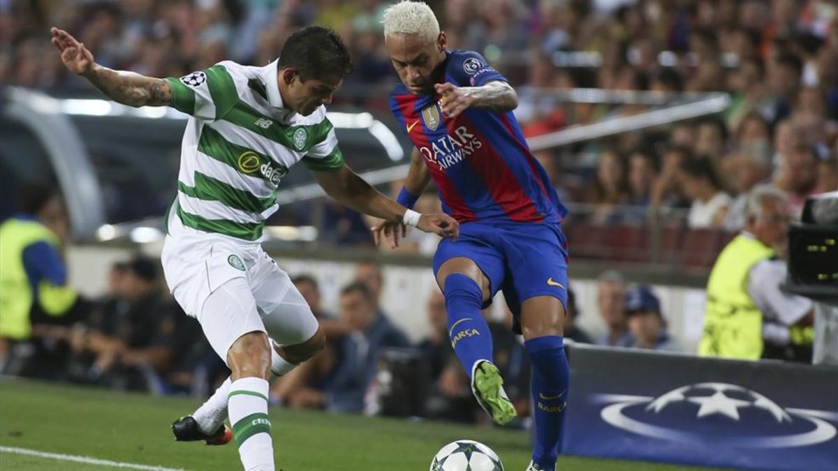 Neymar firmó uno de los siete goles ante el Celtic