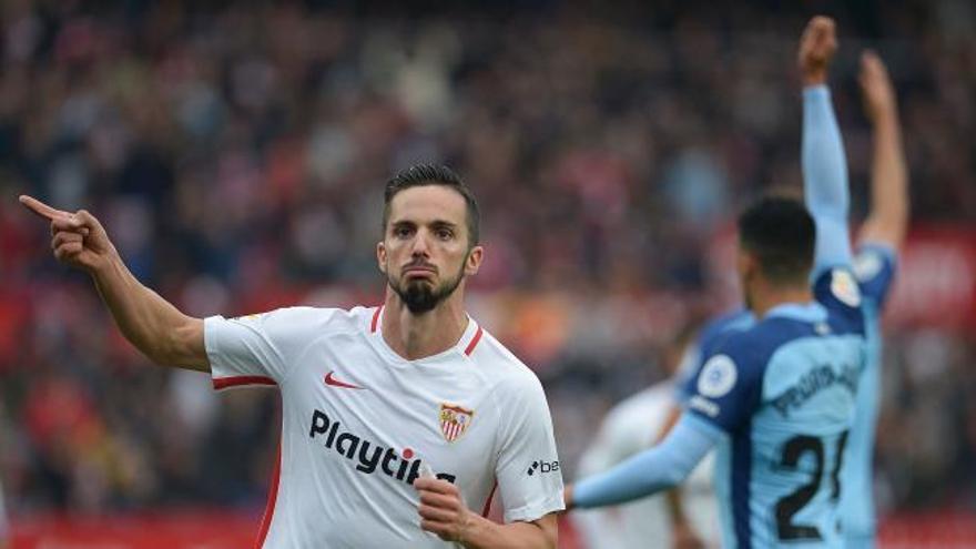 El Sevilla vence al Girona para defender su segunda plaza