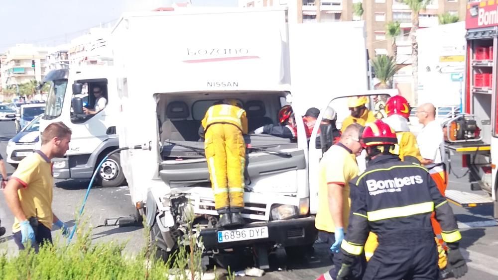 Accidente con dos camiones en Torrevieja