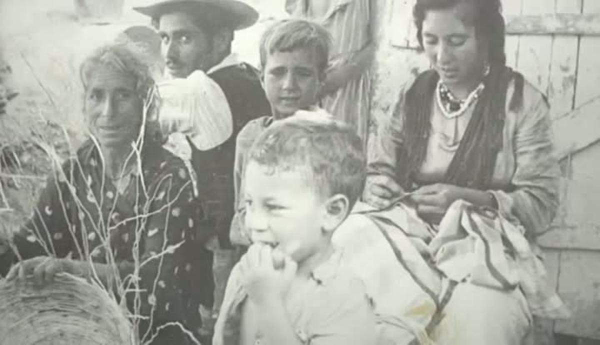 Vídeo de l’exposició ’De gitanos y flamencos’, al Centre d’Art de Can Sisteré de Santa Coloma fins al 22 de març.