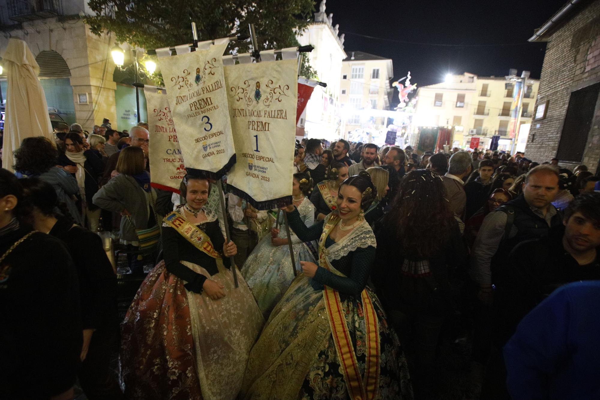 Todas las fotos de la entrega de premios falleros de Gandia