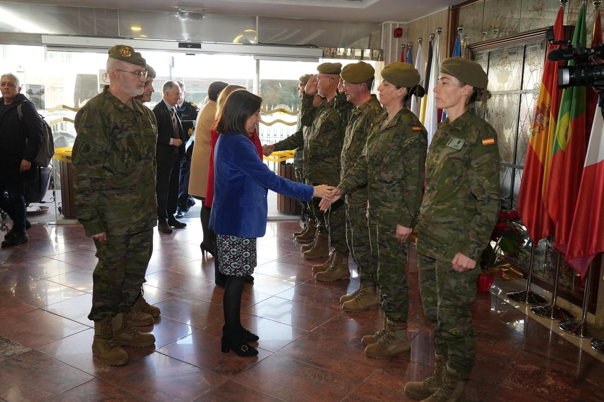 Visita de la ministra de Defensa a los 47 familiares de combatientes ucranianos que pasan dos semanas en el Grau de Castelló