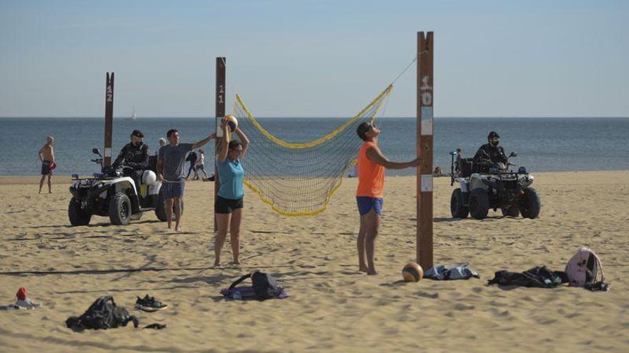 Oltra insta a evitar aglomeraciones: &quot;No es momento de estar en la playa sin mascarilla y amontonados&quot;