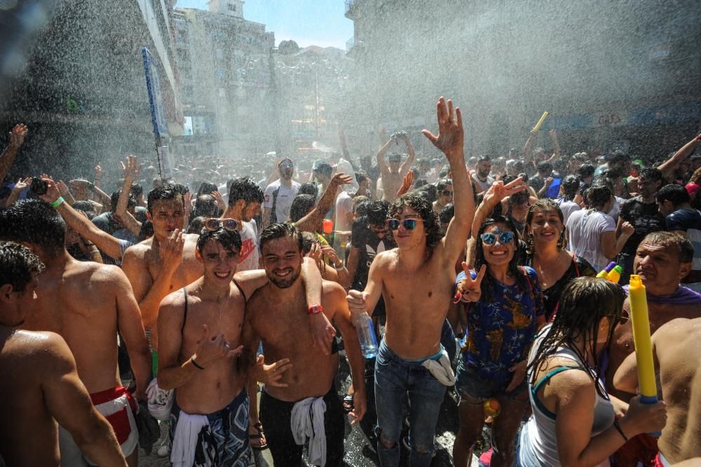 ¡Búscate en la Fiesta del Agua de Vilagarcía!