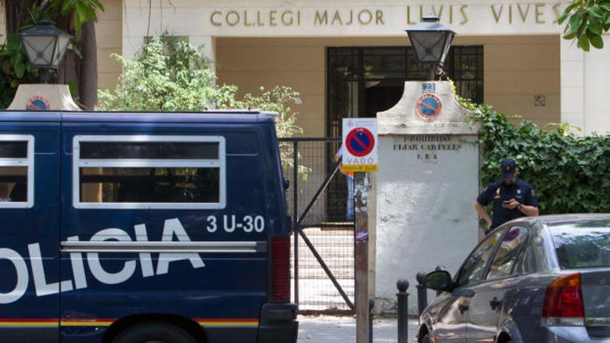 La Universitat tapiará el Lluís Vives  tras desalojar a los últimos okupas