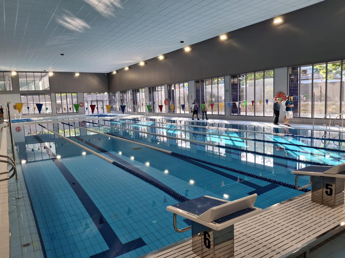 Día histórico en Xàbia: abre la piscina climatizada tras más de 20 años de reivindicarla (imágenes)