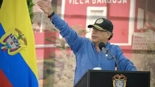 Petro enfila su último año de presidencia en Colombia con el logro de reducir la pobreza y el fracaso de su plan de "paz total"