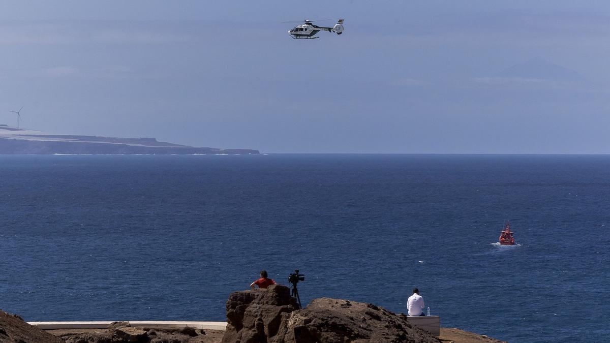 Labores de búsqueda del Grupo Especial de actividades subacuáticas (GEAS) de la Guardia Civil en El Confital