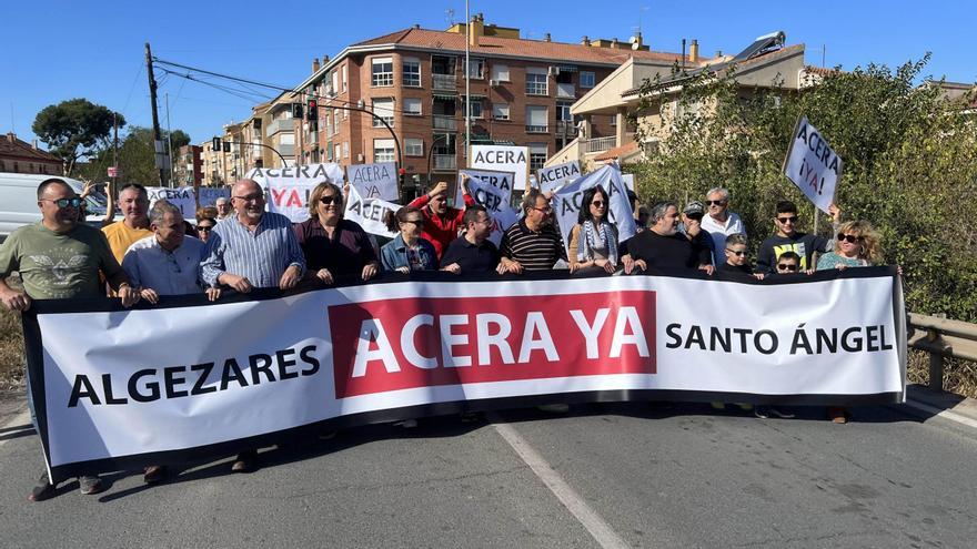 Guerrero: “Es lamentable que el PP haya borrado de un plumazo la inversión para la acera entre Algezares y Santo Ángel”