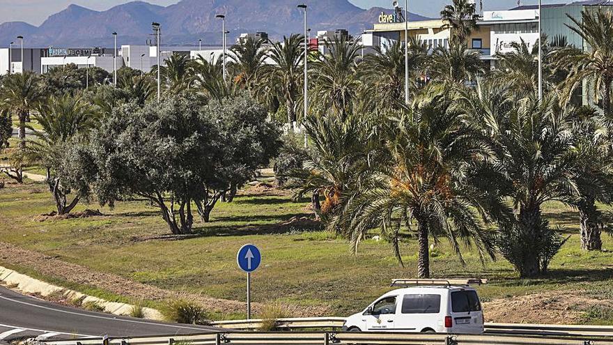 Fachada principal de Elche Parque Empresarial, en la pedanía de Torrellano.