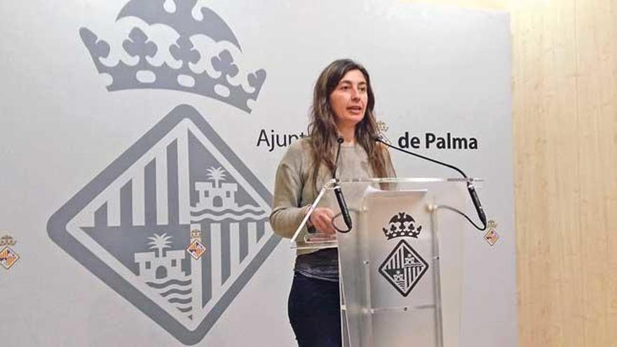 La teniente de alcalde Neus Truyol en su comparecencia de ayer para explicar la sentencia.