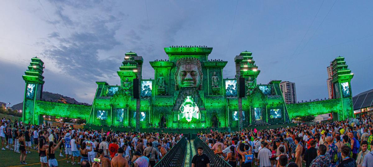 Steve Aoki, Carl Cox y Alok desafían al calor en una segunda jornada del Medusa que arrancó dos horas más tarde