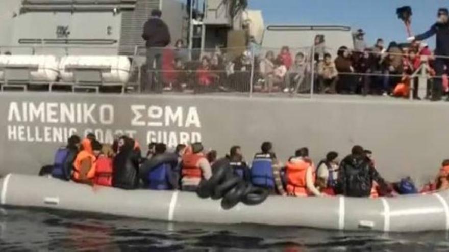 La Guardia Costera griega rescata en Lesbos a más de 1.500 refugiados en 24 horas