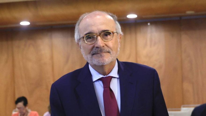 Benigno Pendás, en el hotel Palacio de Avilés, sede de los cursos de La Granda. | MIKI LÓPEZ
