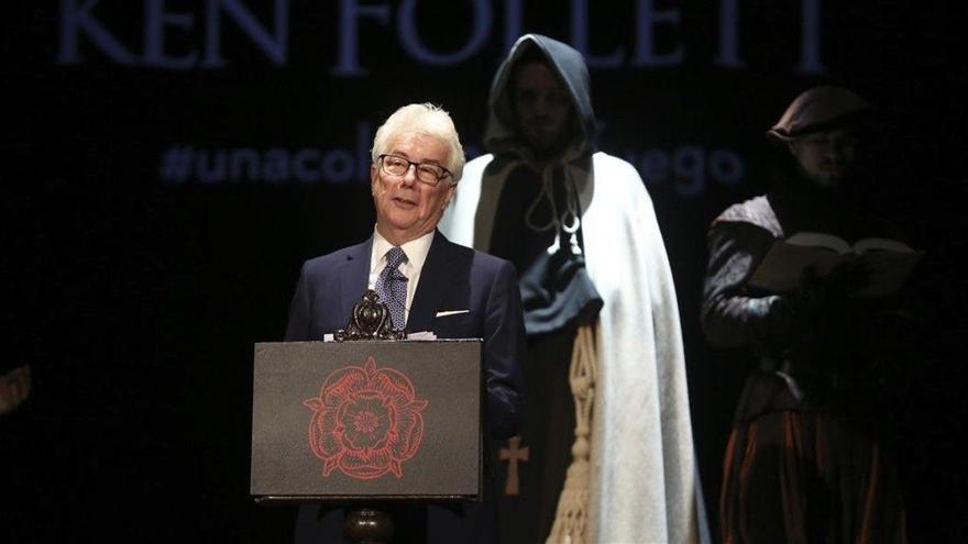 Ken Follett donará 148.000 euros de su obra &#039;Notre Dame&#039; a una catedral francesa