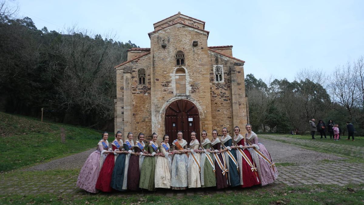 Primer día del Extra de Fallas de Levante-EMV en Oviedo