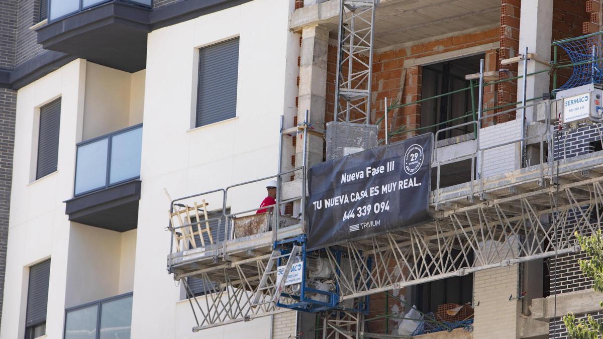 Edificio en construcción en Xàtiva, en una imagen de 2024.