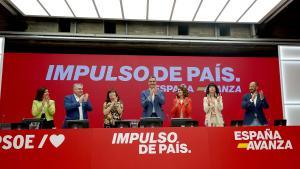 El presidente del Gobierno y secretario general del PSOE, Pedro Sánchez, esta mañana durante la ejecutiva del partido junto a parte de la dirección socialista.