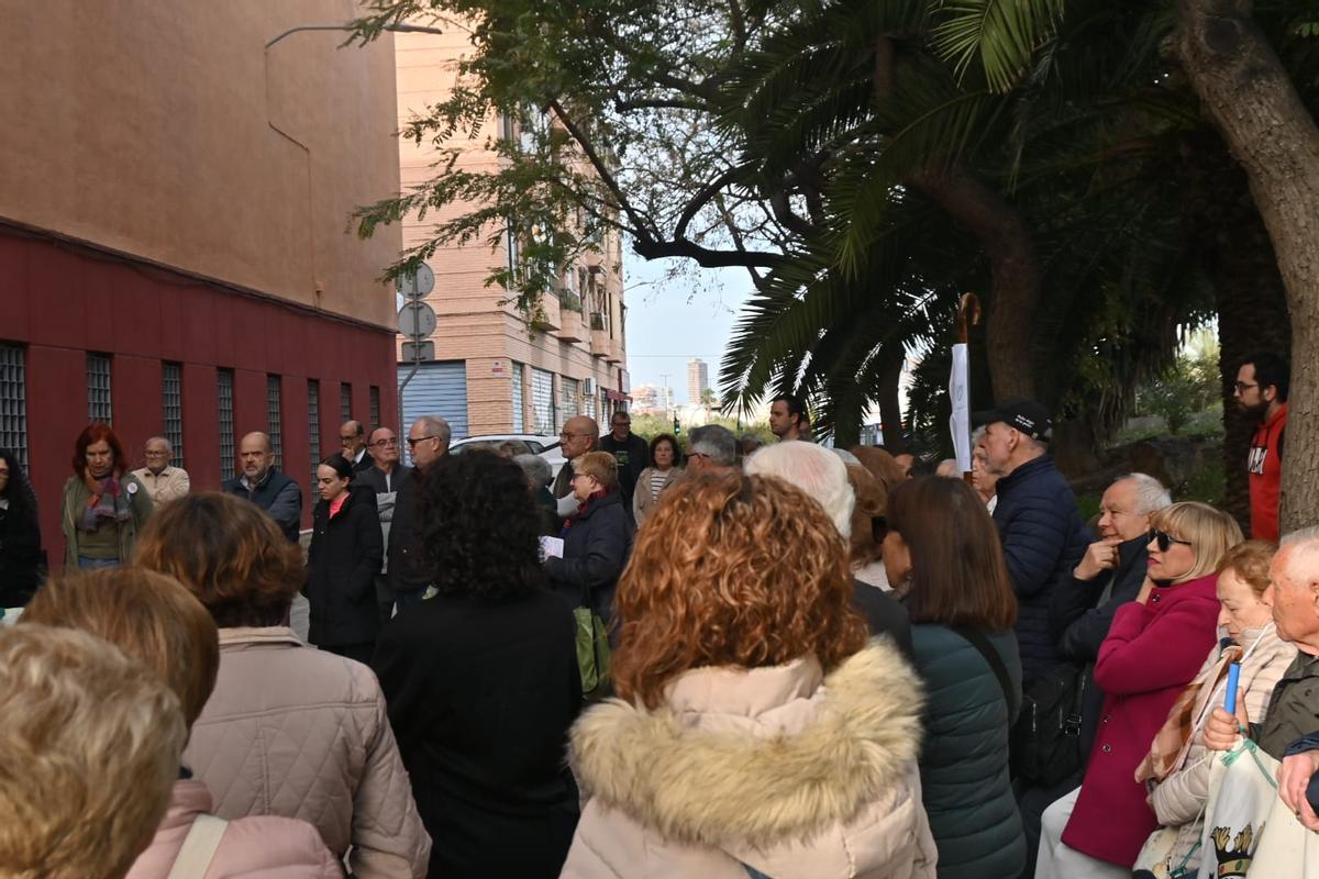 Los vecinos de San Gabriel piden de nuevo un quinto médico para el barrio
